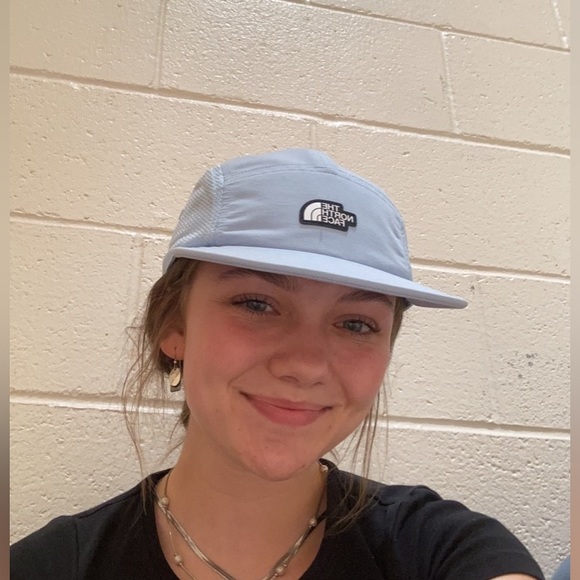 Meet your Posher, Corinne - Picture 1 of 1